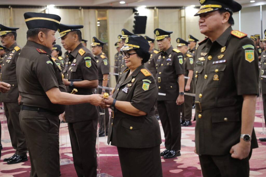 Jaksa Agung Lantik Bernandeta Maria Elastiyani sebagai Kajati Banten Jaksa Agung Lantik Bernandeta Maria Elastiyani sebagai Kajati Banten