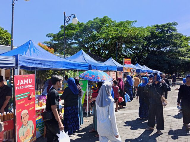 Festival Jajanan dan Bus Trans Banten Warnai HUT ke-25 Provinsi Banten