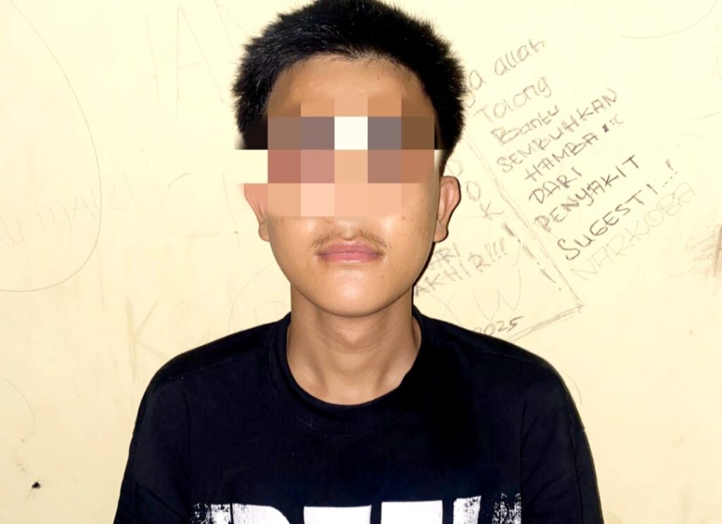 Satresnarkoba Polres Pandeglang Amankan Pelajar Yang Simpan Tembakau Sintetis di Carita Satresnarkoba Polres Pandeglang Amankan Pelajar Yang Simpan Tembakau Sintetis di Carita