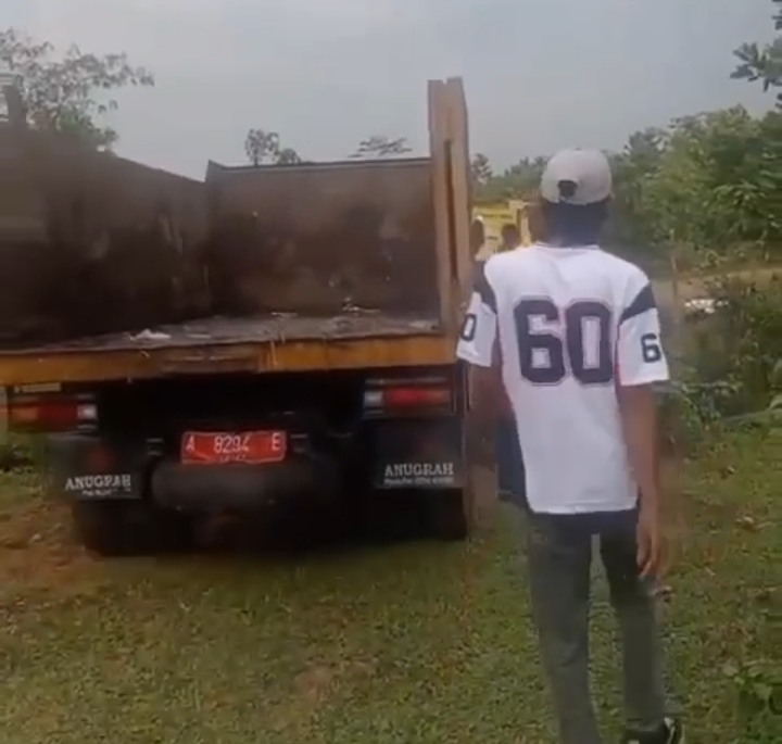 Bupati Lebak Sesalkan DLH Serang Buang Sampah Tanpa Izin Bupati Lebak Sesalkan DLH Serang Buang Sampah Tanpa Izin