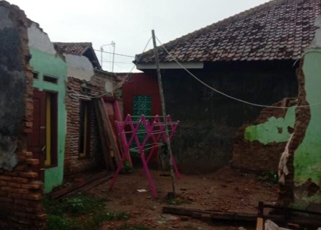 Sepasang Lansia di Ciruas Hidup di Rumah Roboh, Bantuan Pemerintah Tak Kunjung Datang