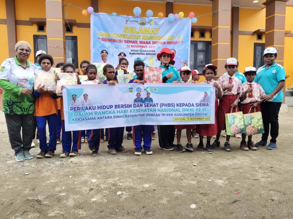 TP PKK dan Dinas Kesehatan Dogiyai Gelar Sosialisasi PHBS untuk Anak Sekolah