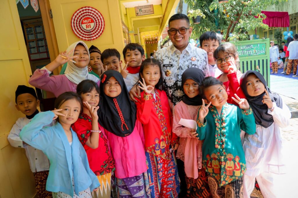 Peringati Hari Guru Nasional, Andra Soni Nostalgia ke SD Gandaria Utara 03 Peringati Hari Guru Nasional, Andra Soni Nostalgia ke SD Gandaria Utara 03