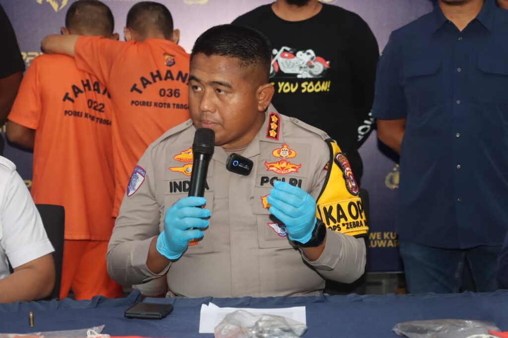 Tersangka Pembunuhan di Semak Kebun Pisang Cikupa Berhasil Ditangkap Tersangka Pembunuhan di Semak Kebun Pisang Cikupa Berhasil Ditangkap