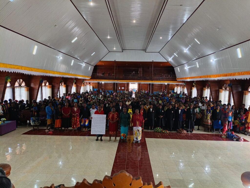 Pelayanan Perempuan Kingmi Deiyai Serukan Damai dan Keadilan atas Konflik Kapiraya Pelayanan Perempuan Kingmi Deiyai Serukan Damai dan Keadilan atas Konflik Kapiraya