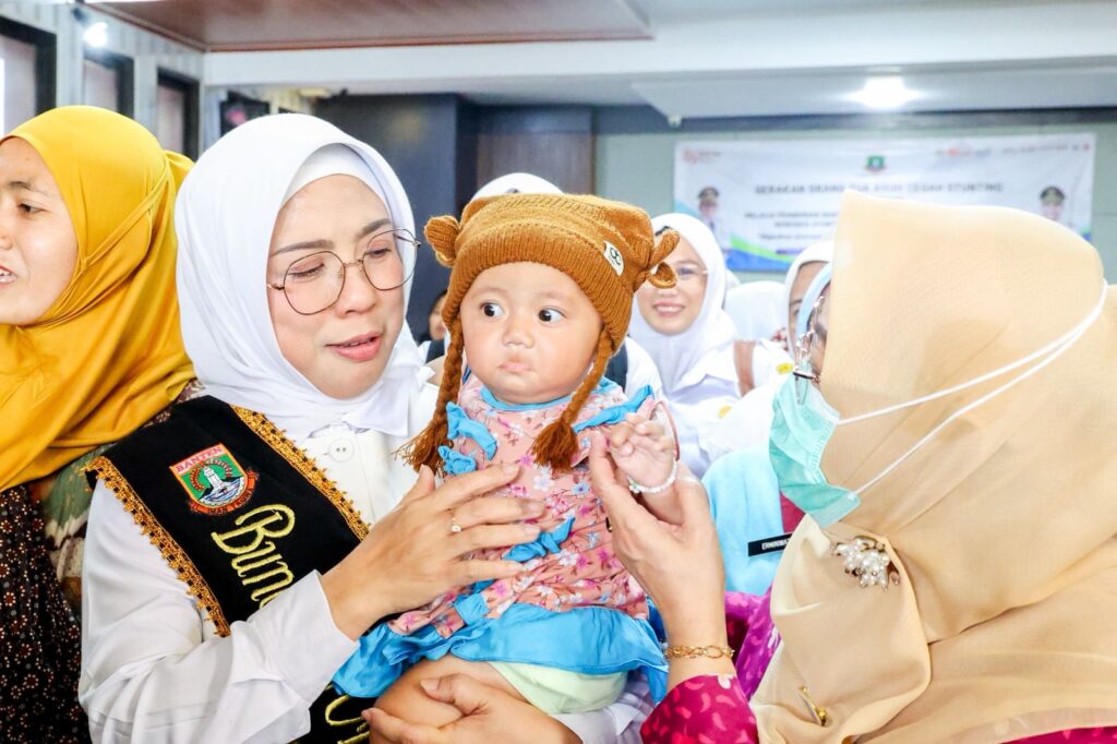 Percepatan Penurunan Stunting, Tinawati Andra Soni Dorong Masyarakat Mampu Jadi Orang Tua Asuh Percepatan Penurunan Stunting, Tinawati Andra Soni Dorong Masyarakat Mampu Jadi Orang Tua Asuh