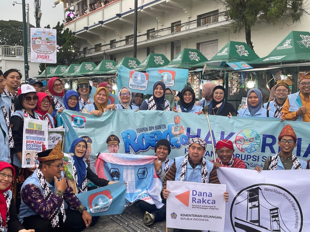 Banten Meriahkan Arak-arakan Peringatan Hakordia 2025, Suarakan Gerakan Ganyang Korupsi