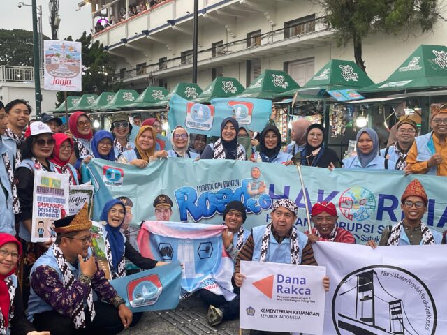 Banten Meriahkan Arak-arakan Peringatan Hakordia 2025, Suarakan Gerakan Ganyang Korupsi