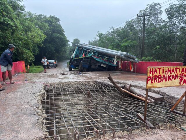 Jembatan Penghubung Ogan Ilir–OKU–Prabumulih Kian Parah, Warga Desak Gubernur Bertindak