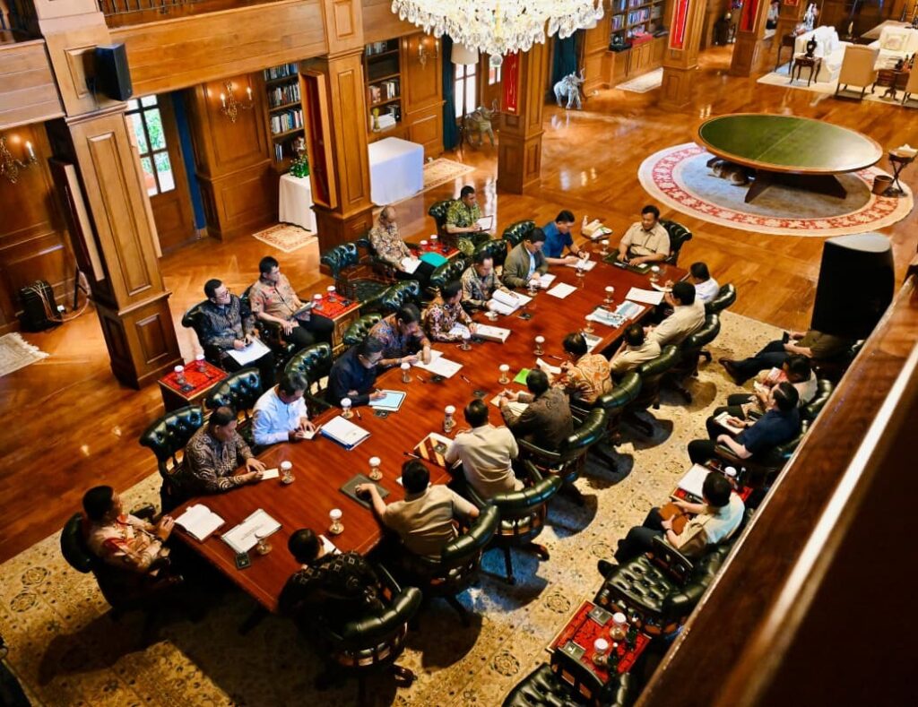 Prabowo di Hambalang Bahas Percepatan Penanganan Bencana dan Kesiapan Libur Akhir Tahun