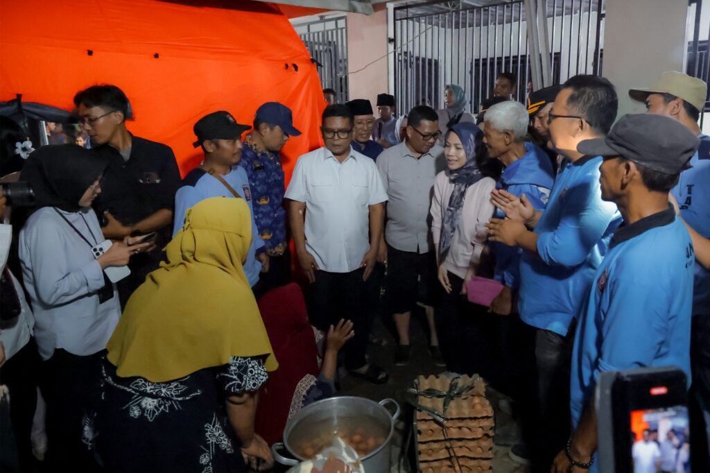 Tinjau Banjir di Serang, Gubernur Andra Soni Dorong Penanganan Terpadu Hulu-Hilir Sungai Ciwaka