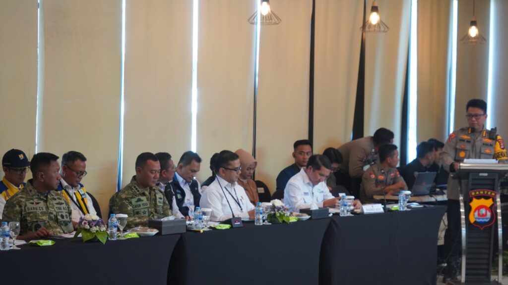 Hadiri Rakor Lintas Instansi di Pelabuhan Merak, Danrem 064/MY: Kami siap dukung Polri Amankan Libur Nataru Hadiri Rakor Lintas Instansi di Pelabuhan Merak, Danrem 064/MY: Kami siap dukung Polri Amankan Libur Nataru