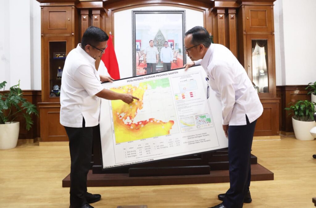 Hadapi Musim Hujan, Andra Soni Imbau Warga Pantau Informasi Resmi BMKG dan Pastikan Wisata Banten Aman Hadapi Musim Hujan, Andra Soni Imbau Warga Pantau Informasi Resmi BMKG dan Pastikan Wisata Banten Aman