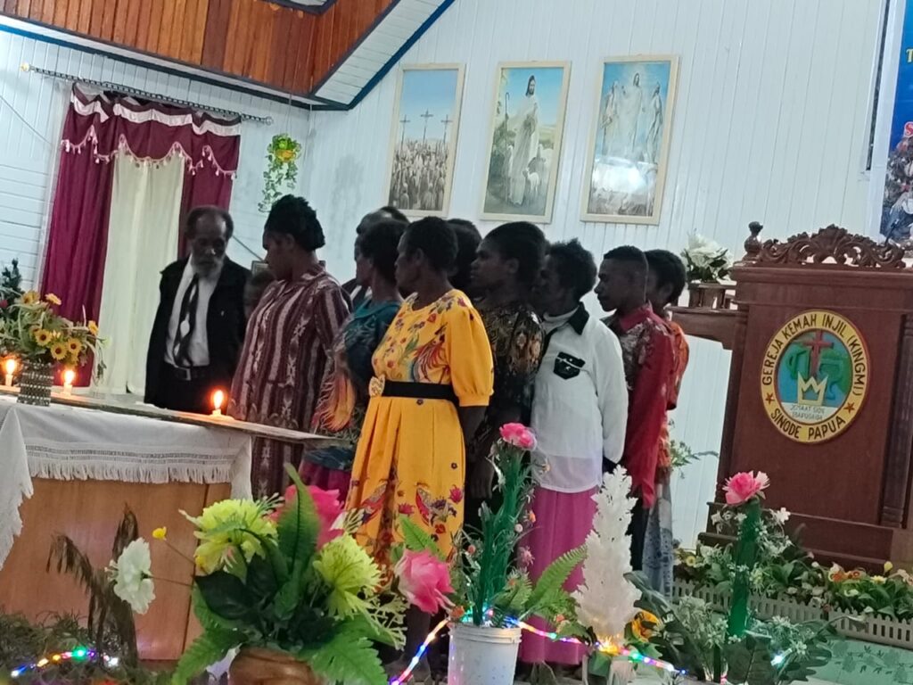 Ibadah Natal Kelompok Yosua A Digelar di Obaipugaida