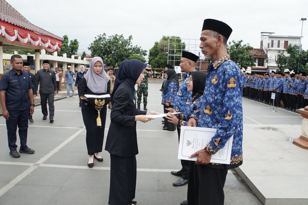 Bupati Serang Lantik 6.057 PPPK Paruh Waktu