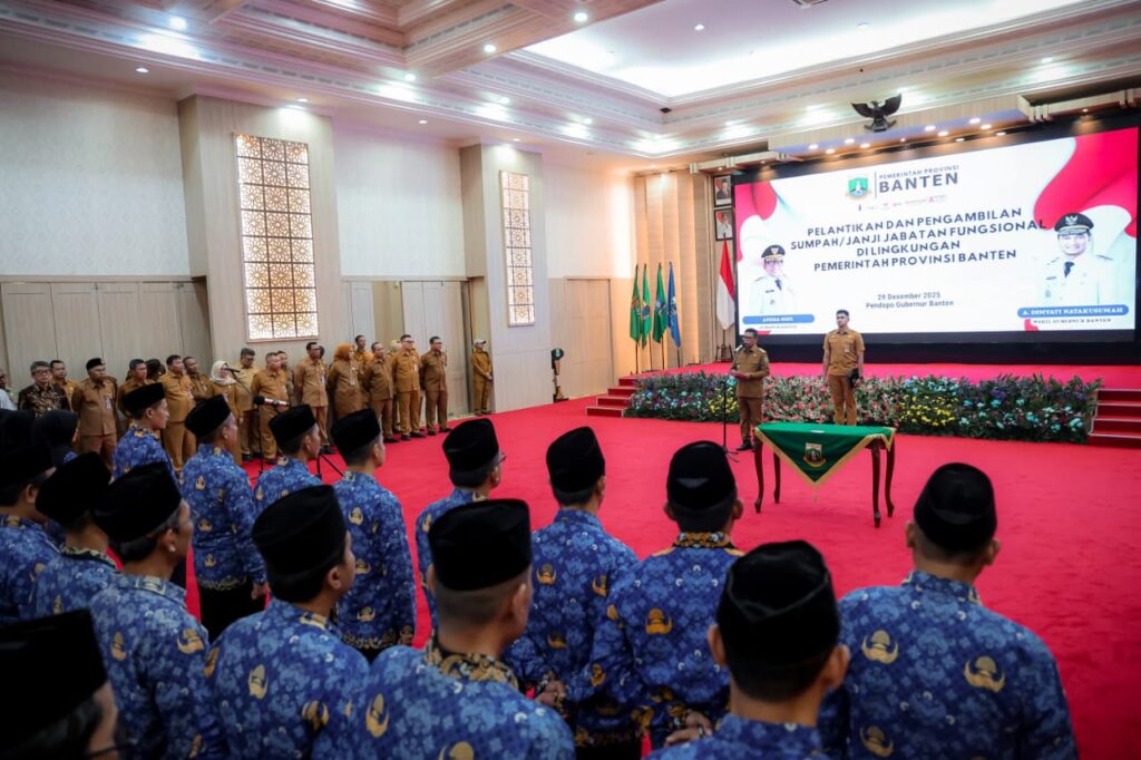 Lantik 64 Pejabat Fungsional, Andra Soni Tekankan Kualitas Pendidikan dan Pencegahan Tawuran Lantik 64 Pejabat Fungsional, Andra Soni Tekankan Kualitas Pendidikan dan Pencegahan Tawuran