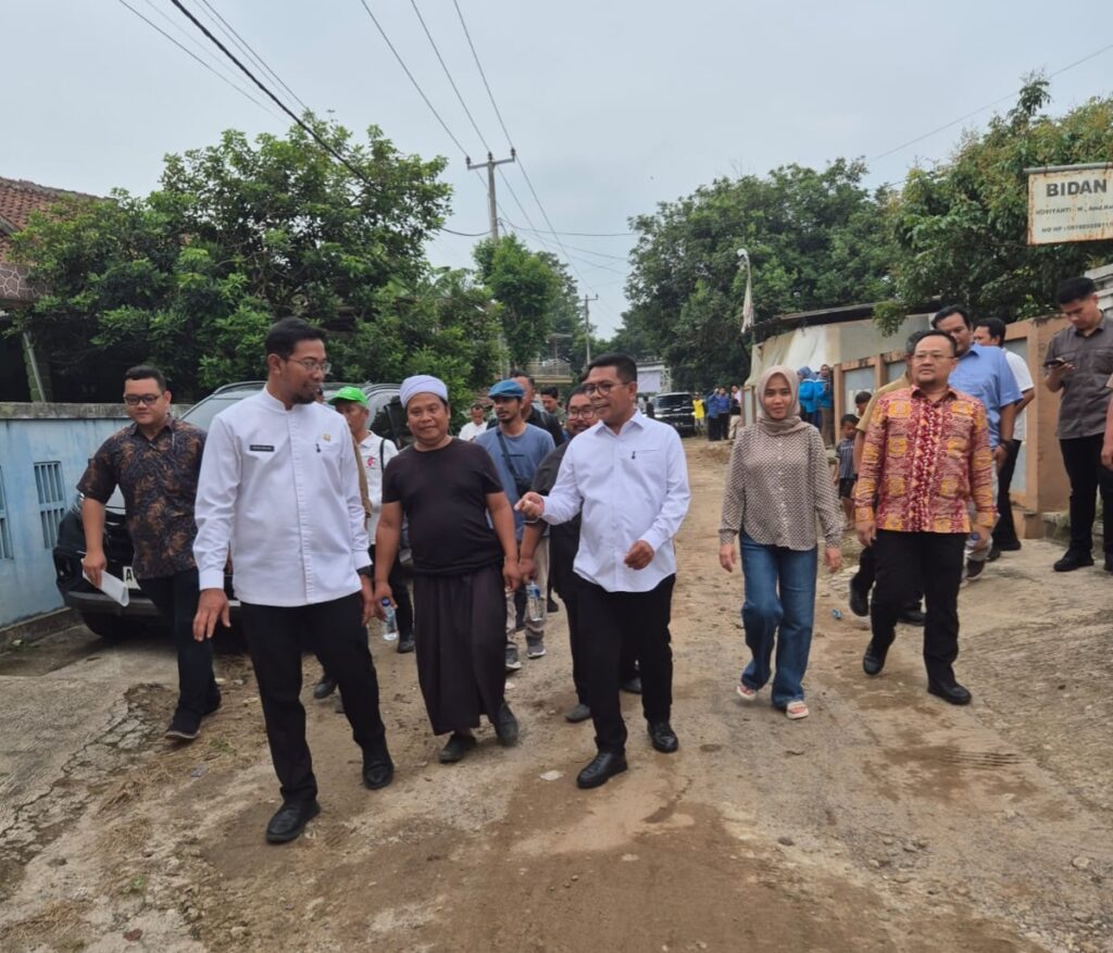 Pemprov Banten Percepat Perbaikan Jalan Menuju Destinasi Wisata Jelang Libur Nataru Pemprov Banten Percepat Perbaikan Jalan Menuju Destinasi Wisata Jelang Libur Nataru