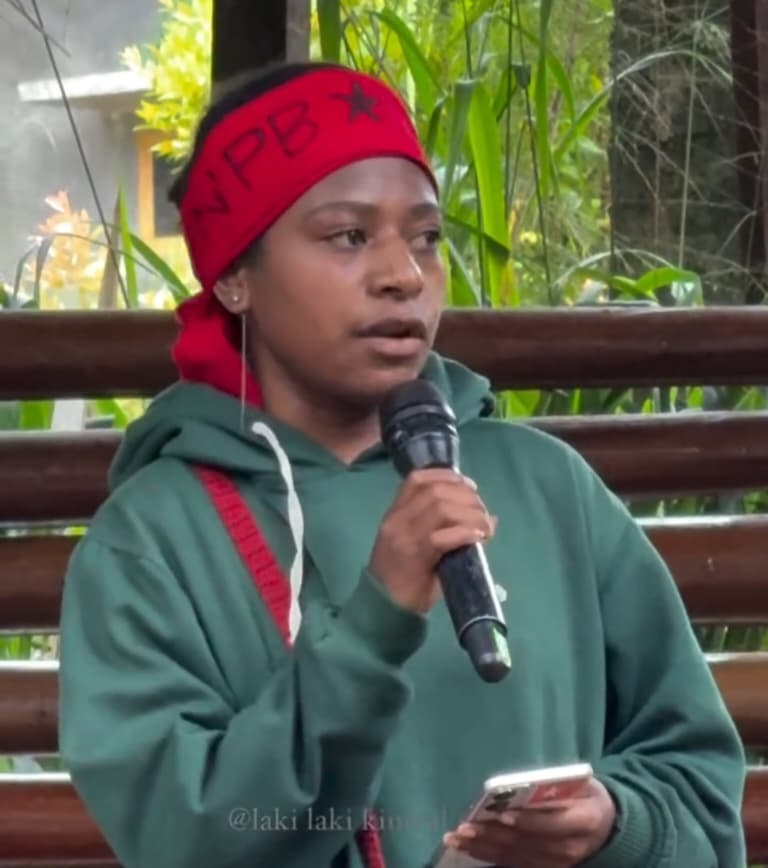 Puisi “Susu dan Madu” Penyair Muda Papua Soroti Jurang Kekayaan Alam dan Realitas Hidup Puisi “Susu dan Madu” Penyair Muda Papua Soroti Jurang Kekayaan Alam dan Realitas Hidup