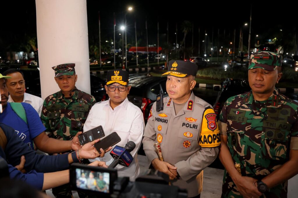 Pantau Operasi Lilin 2025, Gubernur Bersama Danrem dan Kapolda Banten Pastikan Keamanan Malam Tahun Baru 2026