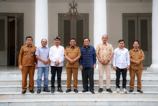 Perkuat Kerukunan dan Pembinaan Umat, Andra Soni Terima Audiensi PHDI dan LPDG Banten