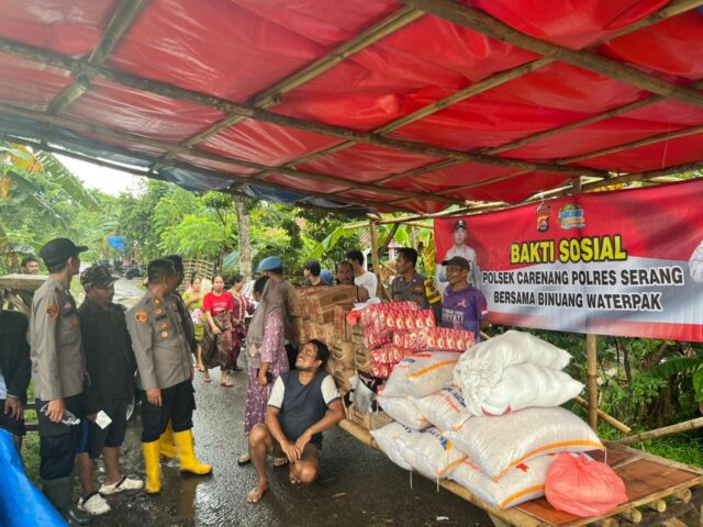 Polisi Salurkan Bantuan bagi Korban Banjir di Binuang