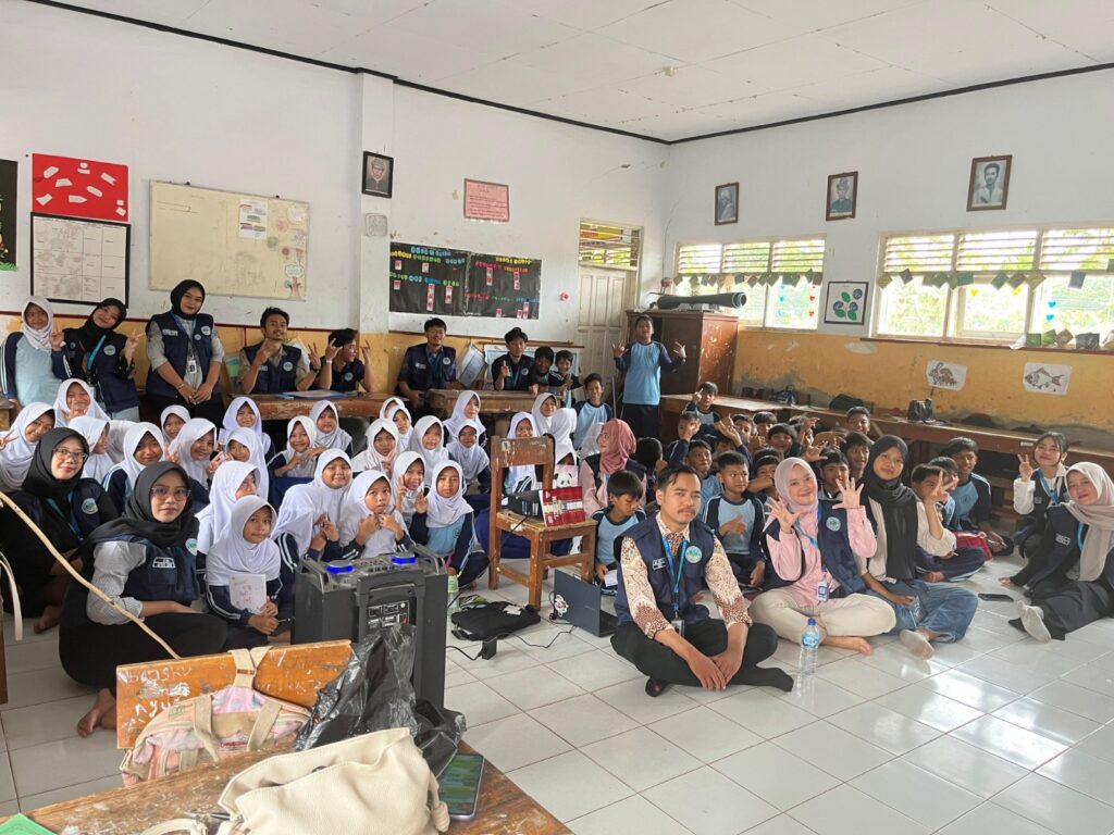 Mahasiswa KKM UNTIRTA Kelompok 17 Desa Cibodas Berikan Edukasi Anti Perundungan di SDN 2 Cibodas Mahasiswa KKM UNTIRTA Kelompok 17 Desa Cibodas Berikan Edukasi Anti Perundungan di SDN 2 Cibodas