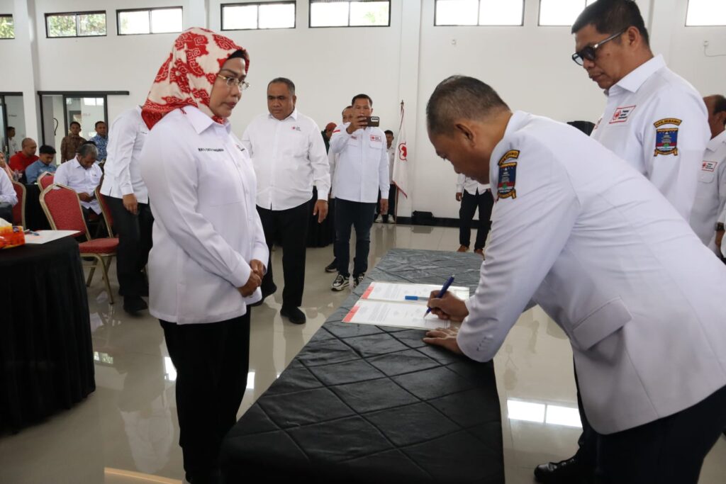 Wabup Najib Hamas Dilantik jadi Ketua Dewan Kehormatan PMI Kabupaten Serang Wabup Najib Hamas Dilantik jadi Ketua Dewan Kehormatan PMI Kabupaten Serang