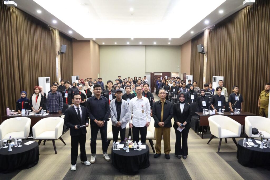 Andra Soni : Pemuda Harus Bisa Memanfaatkan Teknologi Informasi