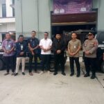 Golkar Distribusikan Sembako bagi Korban Banjir di Pesisir Tangerang