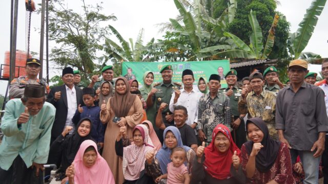 Program Manunggal Air TNI AD Bangun Sumur Bor Pertama di Cadasari Pandeglang