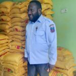 Pemkab Paniai Salurkan 30 Karung Beras untuk Kegiatan Muspasme VIII di Stasi Daidaa Eyagitaida