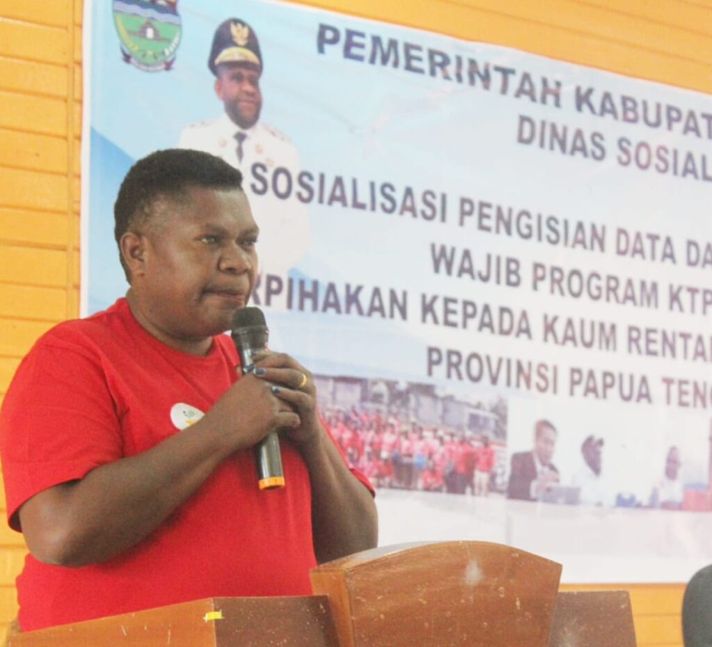 Setahun Kepemimpinan Kadinsos Deiyai, Yulita Mote Perkuat Layanan Sosial hingga Pelosok