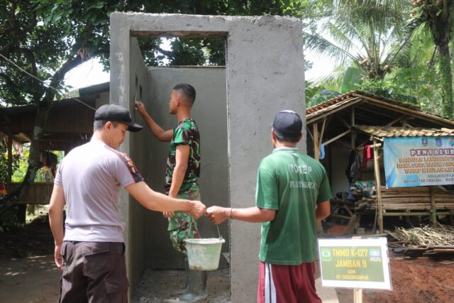 Jamban Sehat di Cadas Ngampar, Warga Rasakan Hadirnya TNI-POLRI