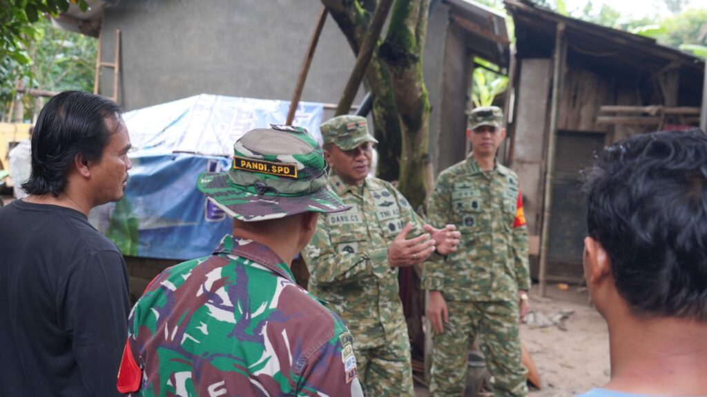 Danrem 064/MY Tinjau TMMD ke-127 di Sukamenak, Soroti Jalan Desa hingga Sanitasi Danrem 064/MY Tinjau TMMD ke-127 di Sukamenak, Soroti Jalan Desa hingga Sanitasi