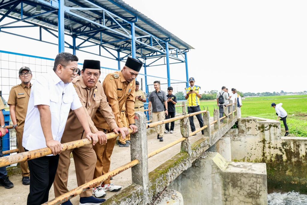 Andra Soni Kebut Normalisasi Sungai Cirarab untuk Cegah Banjir Tangerang Raya Andra Soni Kebut Normalisasi Sungai Cirarab untuk Cegah Banjir Tangerang Raya