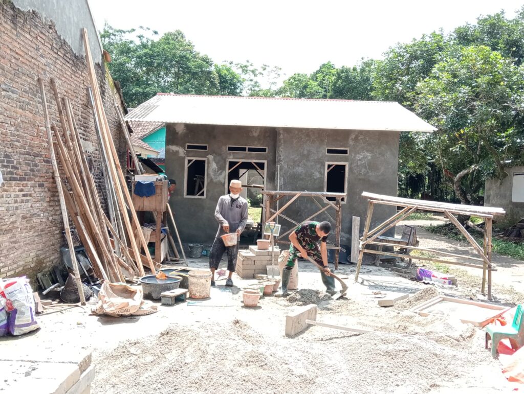 Engki Sambut Gembira Renovasi Rumahnya Lewat Program TMMD 127 Engki Sambut Gembira Renovasi Rumahnya Lewat Program TMMD 127