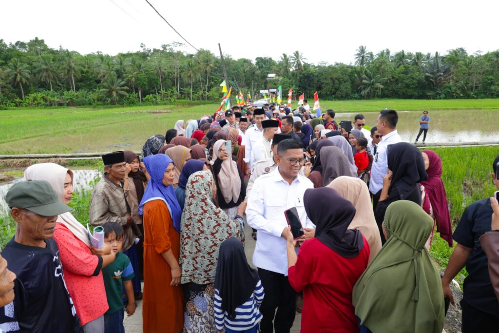 Program Bang Andra Bangun Jalan untuk 200 Hektare Sawah, Beban Petani Karyajaya Berkurang Program Bang Andra Bangun Jalan untuk 200 Hektare Sawah, Beban Petani Karyajaya Berkurang