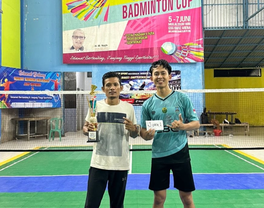 Dua Pemuda Harumkan Sindangheula di Turnamen Badminton