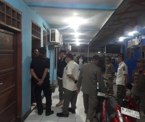 Satpol PP Kabupaten Serang Razia Miras dan Penginapan di Cikande
