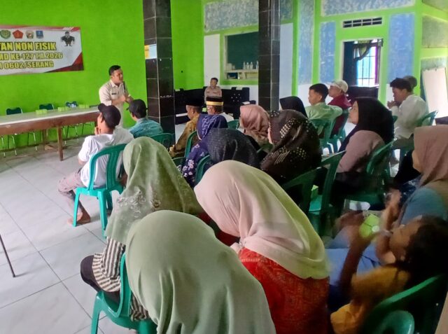 Warga Sukamenak Ikuti Penyuluhan Pendidikan, TMMD Pintu Masuk Perubahan