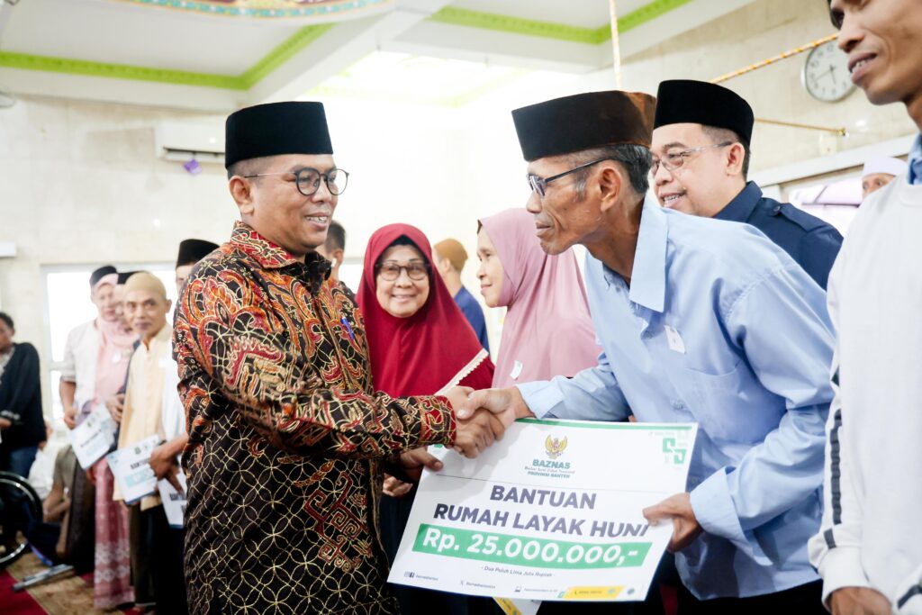 Safari Ramadhan di Tangsel, Andra Soni Serahkan Bantuan Sosial bagi Warga Safari Ramadhan di Tangsel, Andra Soni Serahkan Bantuan Sosial bagi Warga