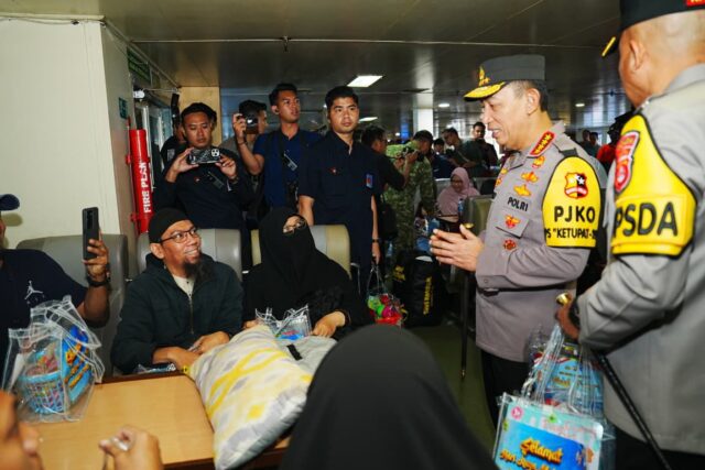 Tinjau Arus Mudik di Pelabuhan Merak, Kapolri Pastikan Beri Pelayanan Maksimal
