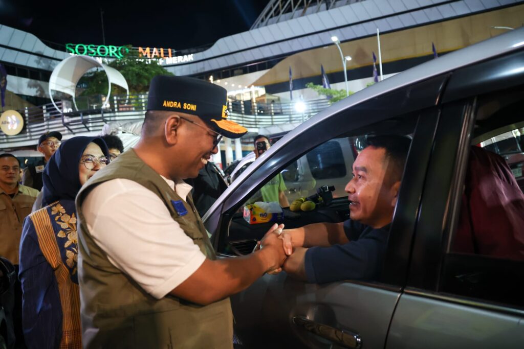 Tinjau Pelabuhan Merak, Gubernur Banten Pastikan Arus Mudik Lebaran Lancar Tinjau Pelabuhan Merak, Gubernur Banten Pastikan Arus Mudik Lebaran Lancar
