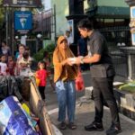 Denpom III/4 Serang Kembali Bagikan Takjil kepada Pengguna Jalan