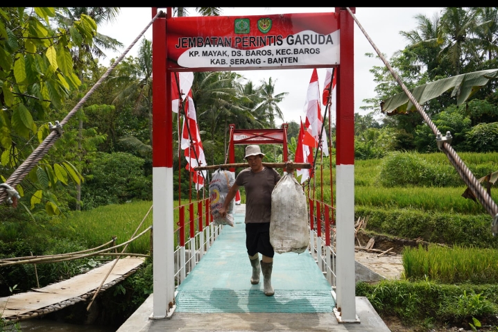 Jembatan Harapan di Atas Sungai Ciwaka