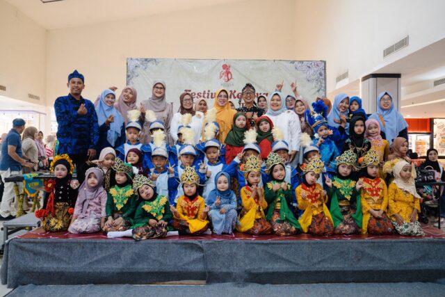 Kebaya Masuk Mall, Tradisi Menyapa Ruang Modern di Kota Serang