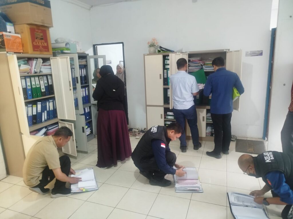 Kejati Banten Geledah Kantor PT ABM, Sita Puluhan Dokumen
