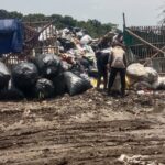 Lapak Limbah di Atas Tanah Pengairan Diduga Lolos dari Penertiban