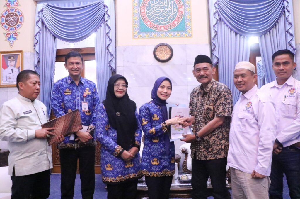 Bupati Serang Dorong Buruh Jadi Teladan Nasional pada May Day