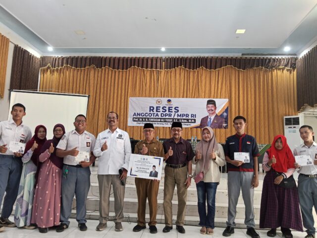 Reses di SMKN 2 Kota Serang, Furtasan Ali Yusuf Soroti Program PIP dan Dorong Siswa Lanjut Kuliah